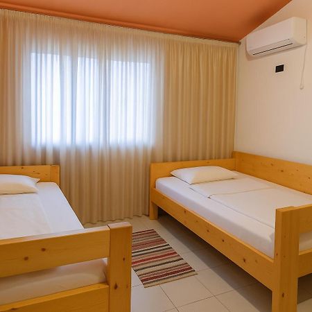 טיראנה Cozy Big Apartment With Balcony מראה חיצוני תמונה