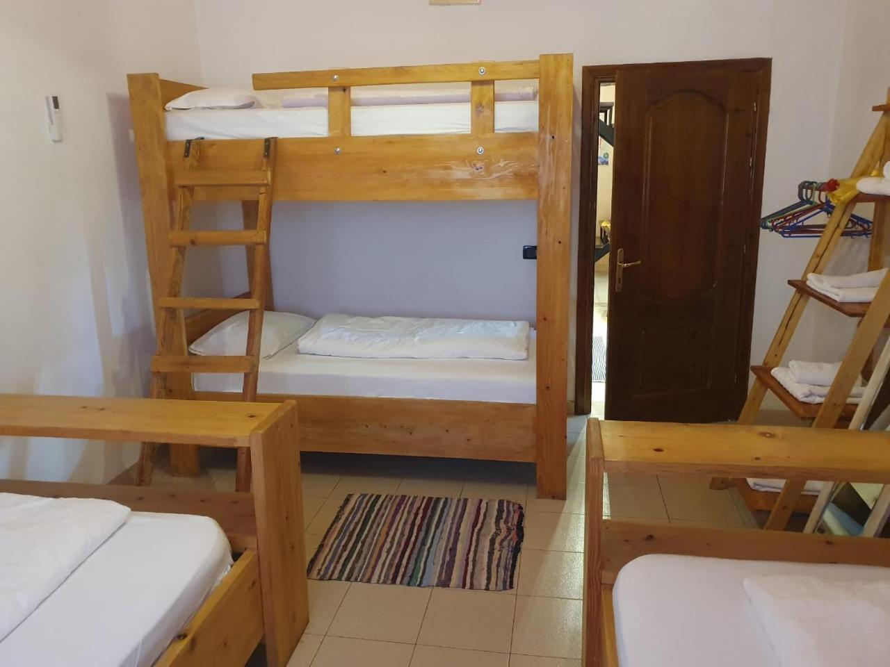 טיראנה Cozy Big Apartment With Balcony מראה חיצוני תמונה